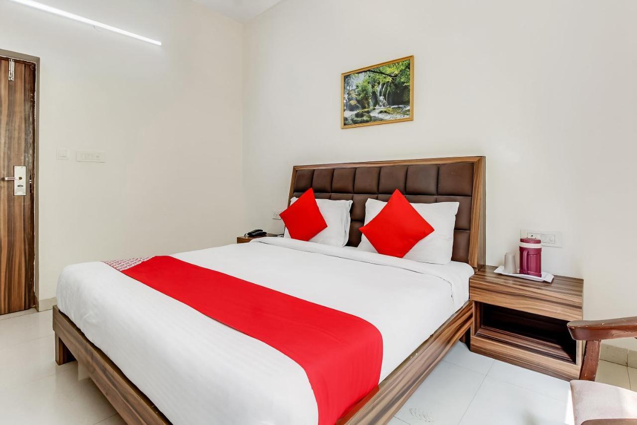 Oyo 10213 Hotel Panache Mathura Exterior photo
