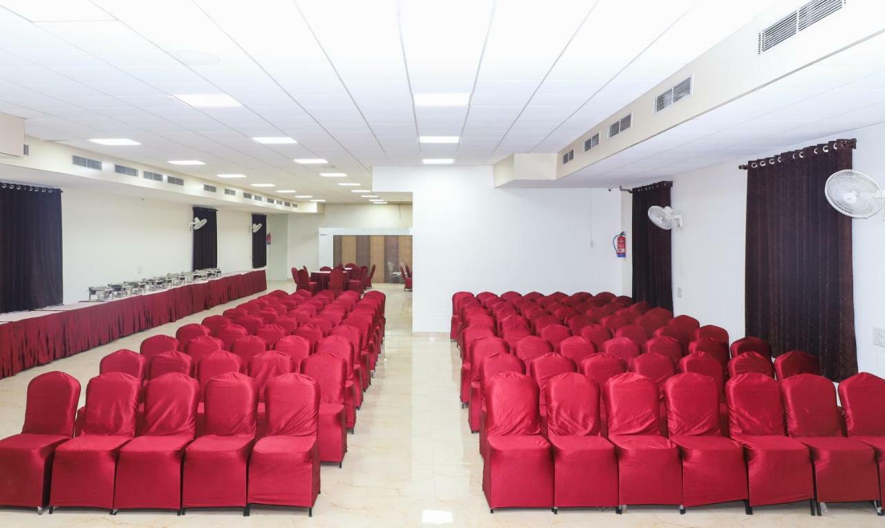 Oyo 10213 Hotel Panache Mathura Exterior photo